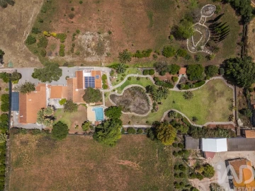 Moradia T7 para Venda em Silves