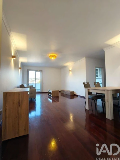 Apartamento T2 para Arrendamento em Funchal (Santa Maria Maior)