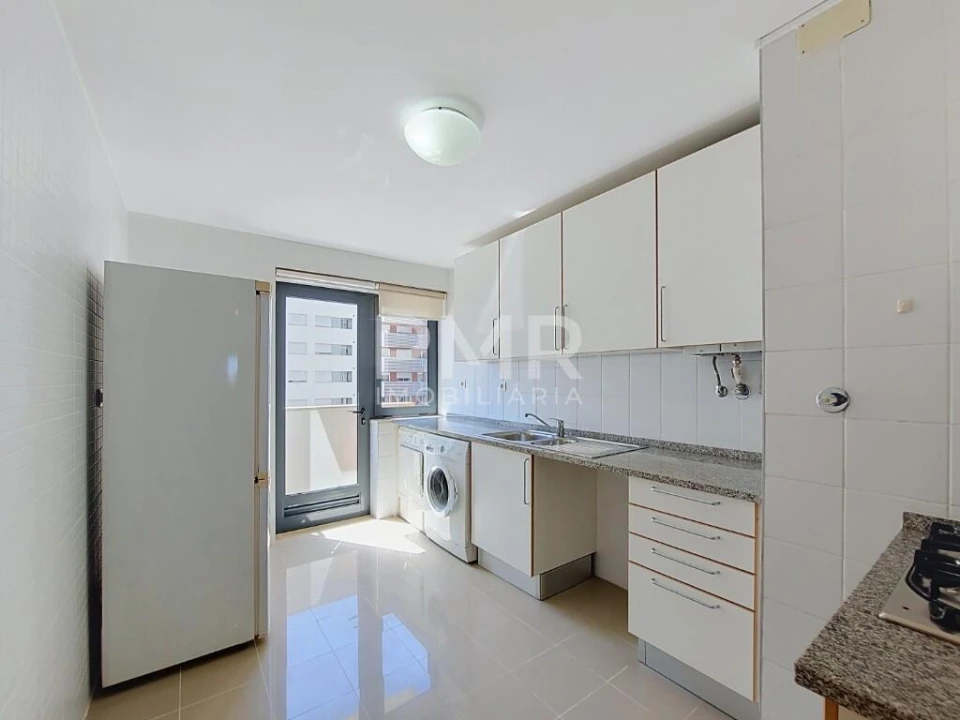 Apartamento T3 para Arrendamento em Marvila Foto 3