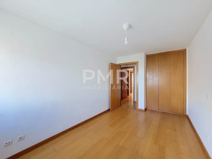 Apartamento T3 para Arrendamento em Marvila Foto 7