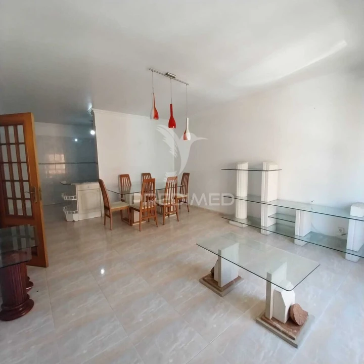 Apartamento T2 para Venda em Algueirão-Mem Martins Foto 1