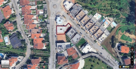 Moradia T5 para Venda em Santo Antonio dos Olivais
