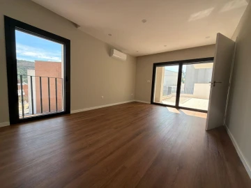 Moradia T5 para Venda em Santo Antonio dos Olivais