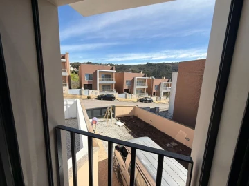 Moradia T5 para Venda em Santo Antonio dos Olivais
