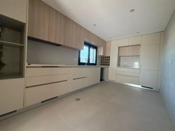 Moradia T5 para Venda em Santo Antonio dos Olivais