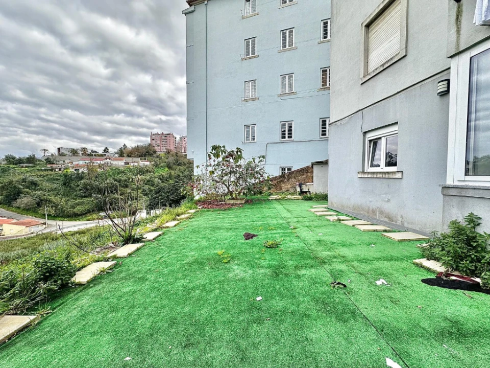 Apartamento T3 para Venda em Santo Antonio dos Olivais Foto 6