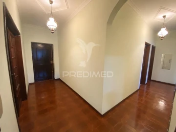 Moradia T5 para Venda em Vale de Prazeres e Mata da Rainha