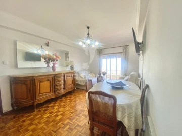 Apartamento T3 para Venda em Santa Iria de Azoia, São João da Talha e Bobadela
