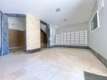 Apartamento T3 para Venda em Santa Iria de Azoia, São João da Talha e Bobadela