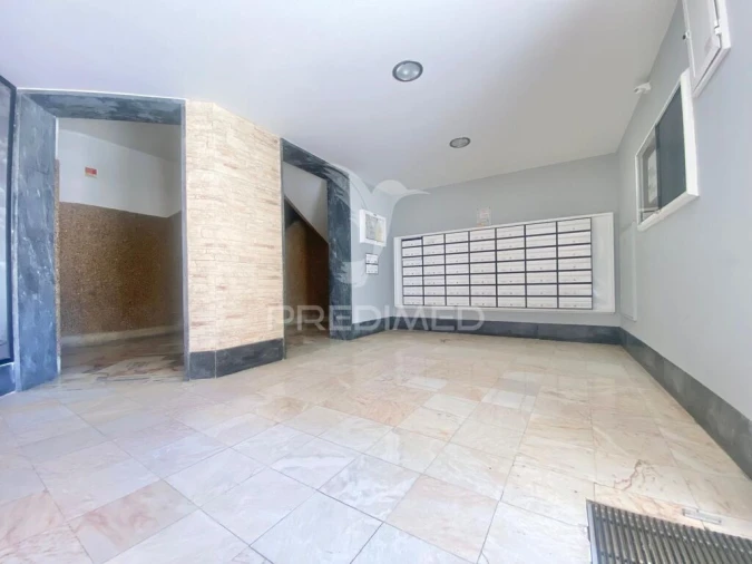 Apartamento T3 para Venda em Santa Iria de Azoia, São João da Talha e Bobadela Foto 3