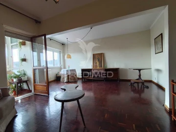 Apartamento T4 para Venda em Queluz e Belas