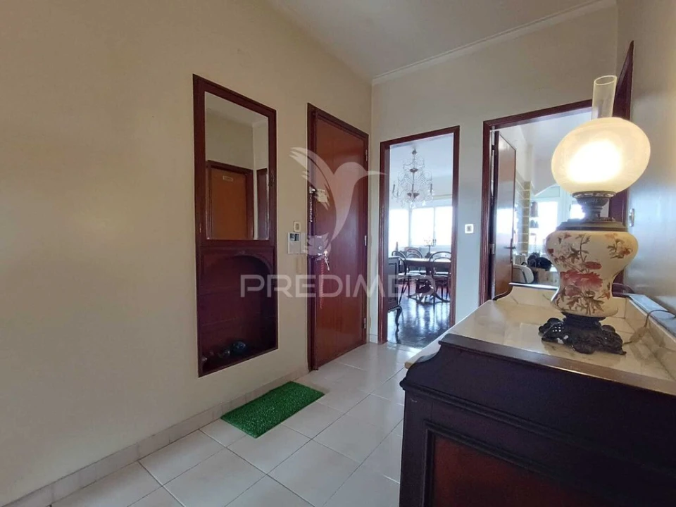 Apartamento T4 para Venda em Queluz e Belas Foto 9