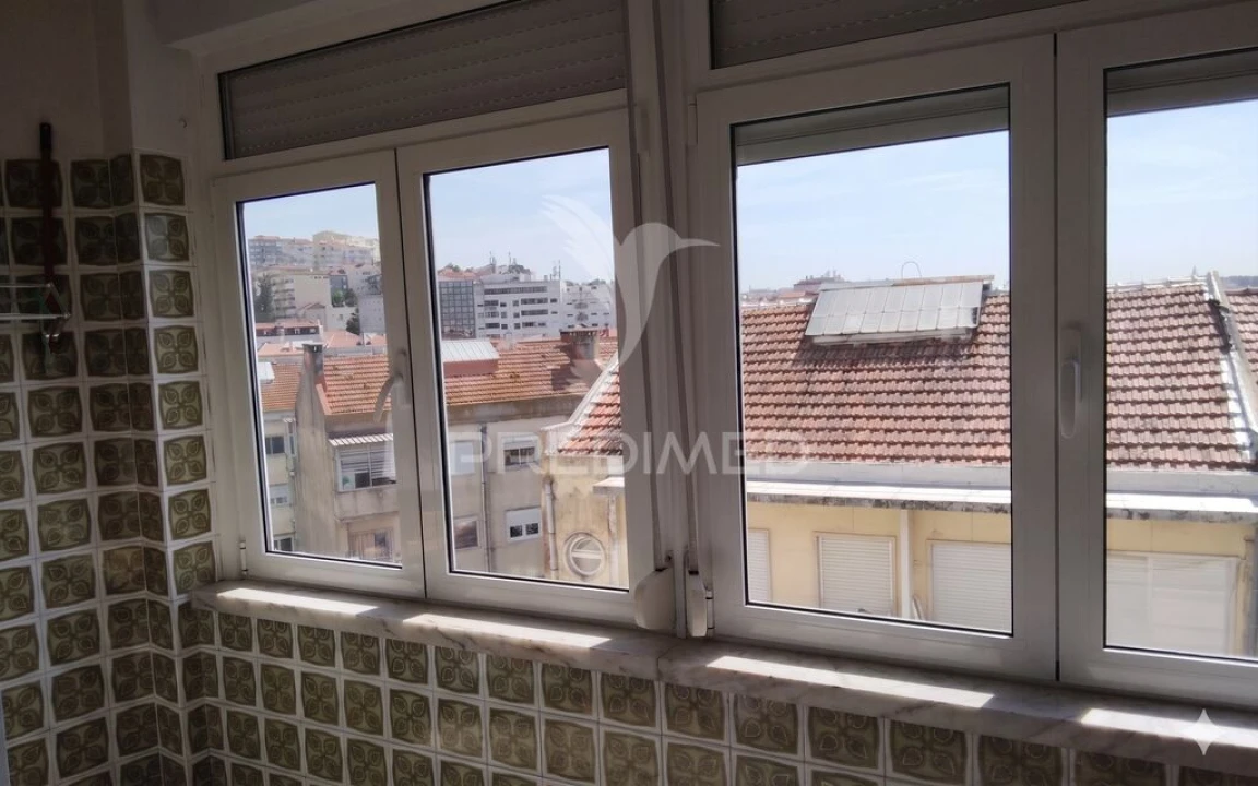 Apartamento T4 para Venda em Queluz e Belas Foto 13