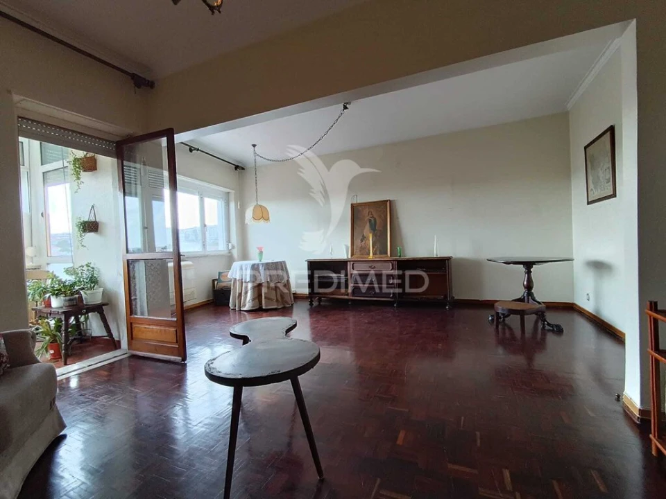 Apartamento T4 para Venda em Queluz e Belas Foto 3