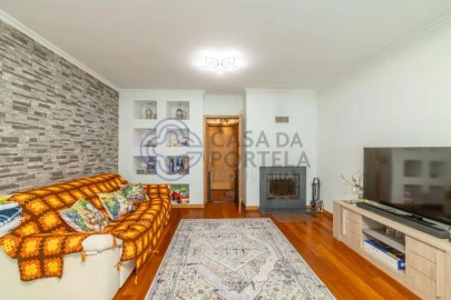 Moradia T3 para Venda em Pedroso e Seixezelo