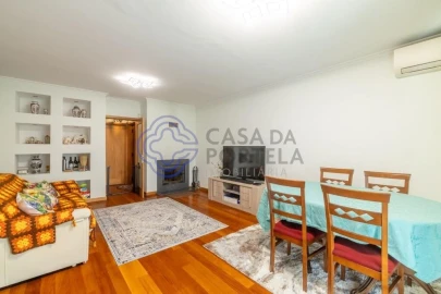 Moradia T3 para Venda em Pedroso e Seixezelo