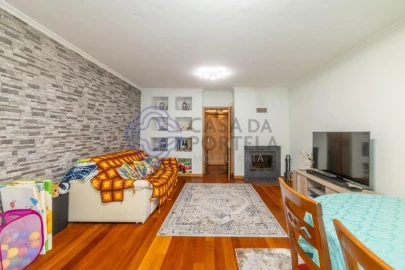 Moradia T3 para Venda em Pedroso e Seixezelo