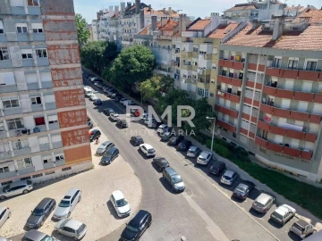 Apartamento T3 para Venda em Benfica