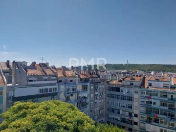 Apartamento T3 para Venda em Benfica