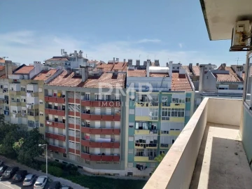 Apartamento T3 para Venda em Benfica