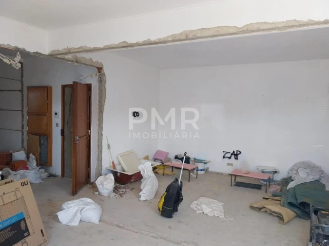 Apartamento T3 para Venda em Benfica Foto 2