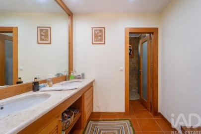 Moradia T5 para Venda em Gondar e Orbacém