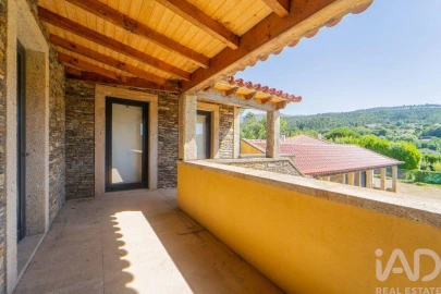 Moradia T5 para Venda em Gondar e Orbacém