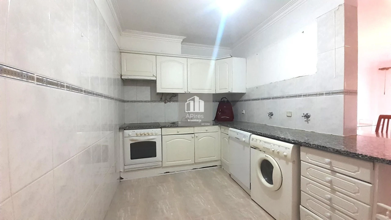 Apartamento T2 para Venda em Algueirão-Mem Martins Foto 1