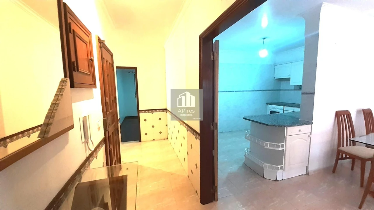 Apartamento T2 para Venda em Algueirão-Mem Martins Foto 17