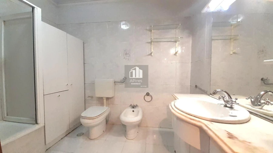 Apartamento T2 para Venda em Algueirão-Mem Martins Foto 23