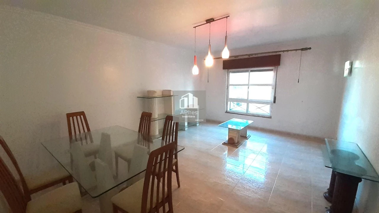 Apartamento T2 para Venda em Algueirão-Mem Martins Foto 4