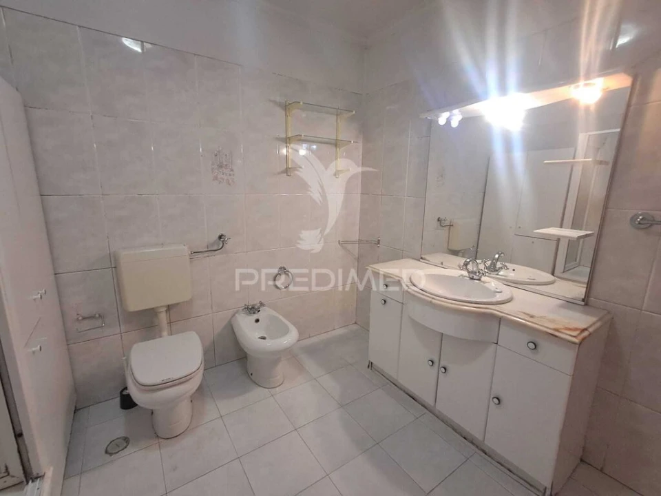 Apartamento T2 para Venda em Algueirão-Mem Martins Foto 19