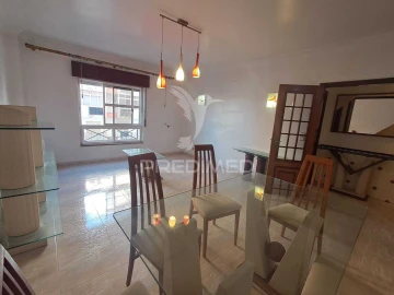 Apartamento T2 para Venda em Algueirão-Mem Martins