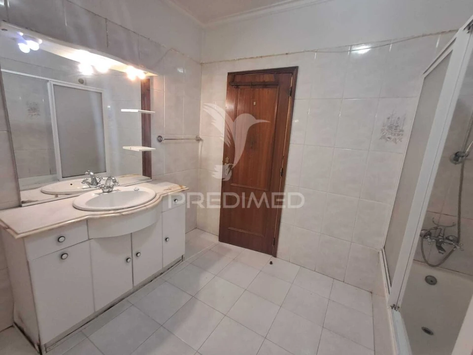 Apartamento T2 para Venda em Algueirão-Mem Martins Foto 18