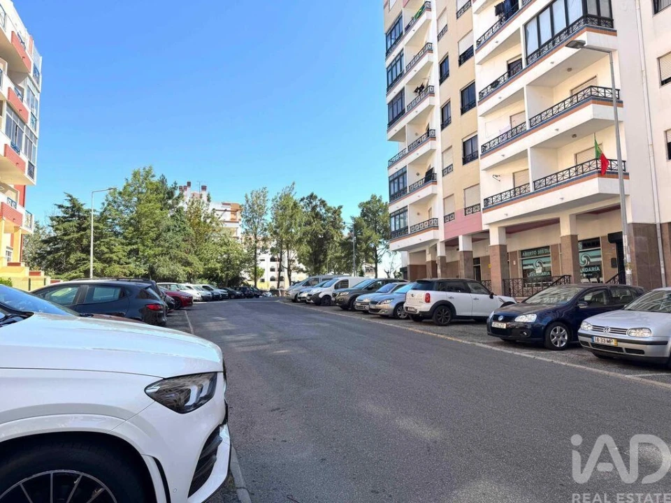Apartamento T2 para Venda em Algueirão-Mem Martins Foto 29