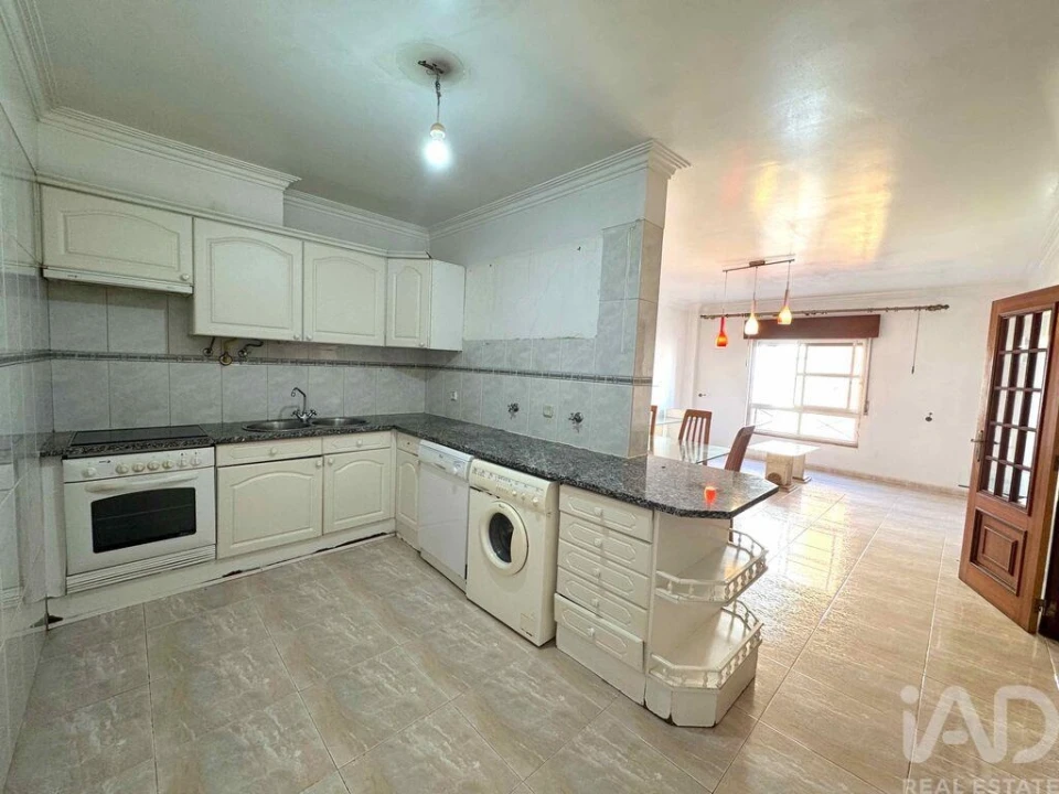 Apartamento T2 para Venda em Algueirão-Mem Martins Foto 1