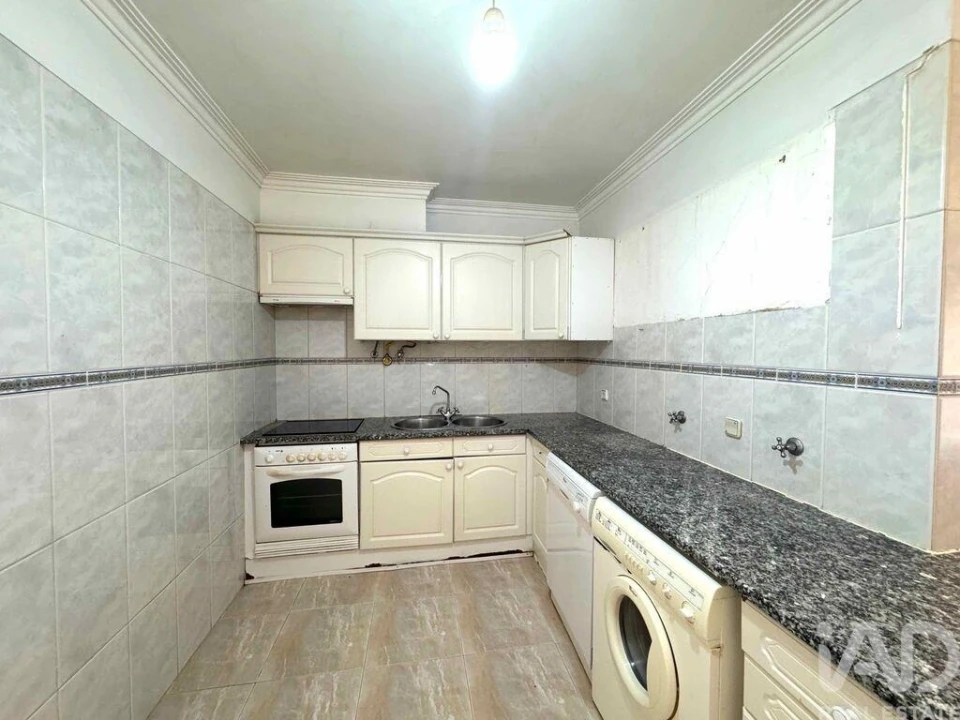 Apartamento T2 para Venda em Algueirão-Mem Martins Foto 2