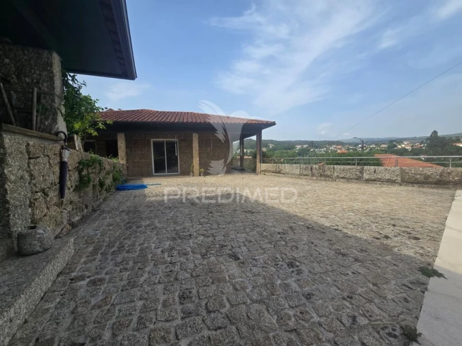 Moradia T3 para Venda em Travassos Foto 3