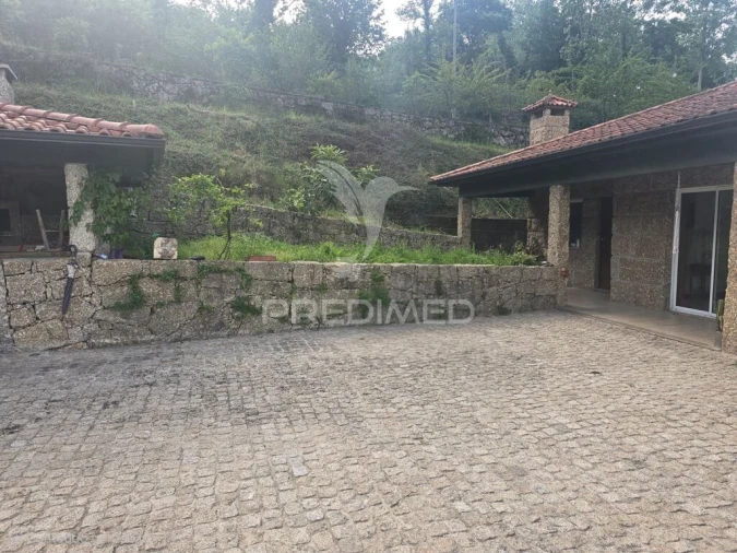 Moradia T3 para Venda em Travassos Foto 10