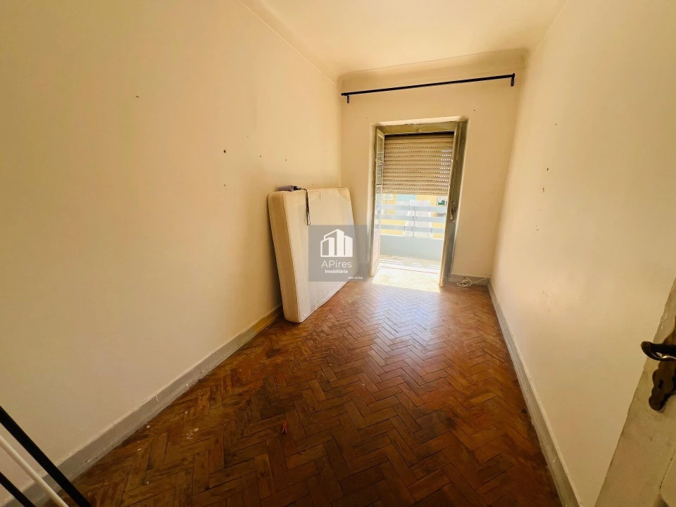 Apartamento T2 para Venda em Almada, Cova da Piedade, Pragal e Cacilhas Foto 5