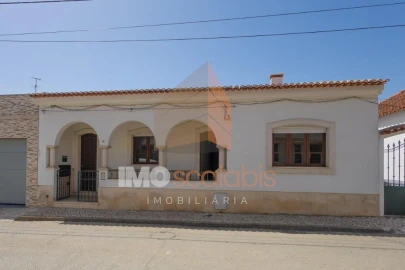 Moradia T2 para Venda em Almeirim
