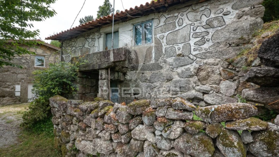 Moradia T2 para Venda em Bouro (Santa Marta)