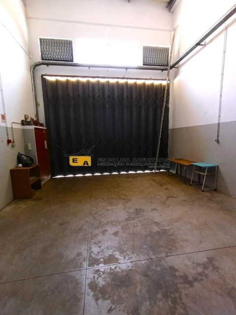 Armazém para Arrendamento em Ermesinde