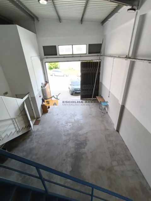 Armazém para Arrendamento em Ermesinde