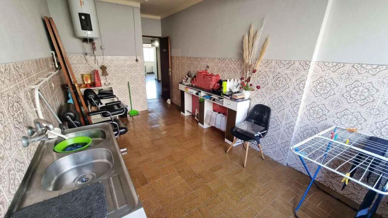 Apartamento T2 para Venda em Avelãs de Ambom e Rocamondo Foto 15