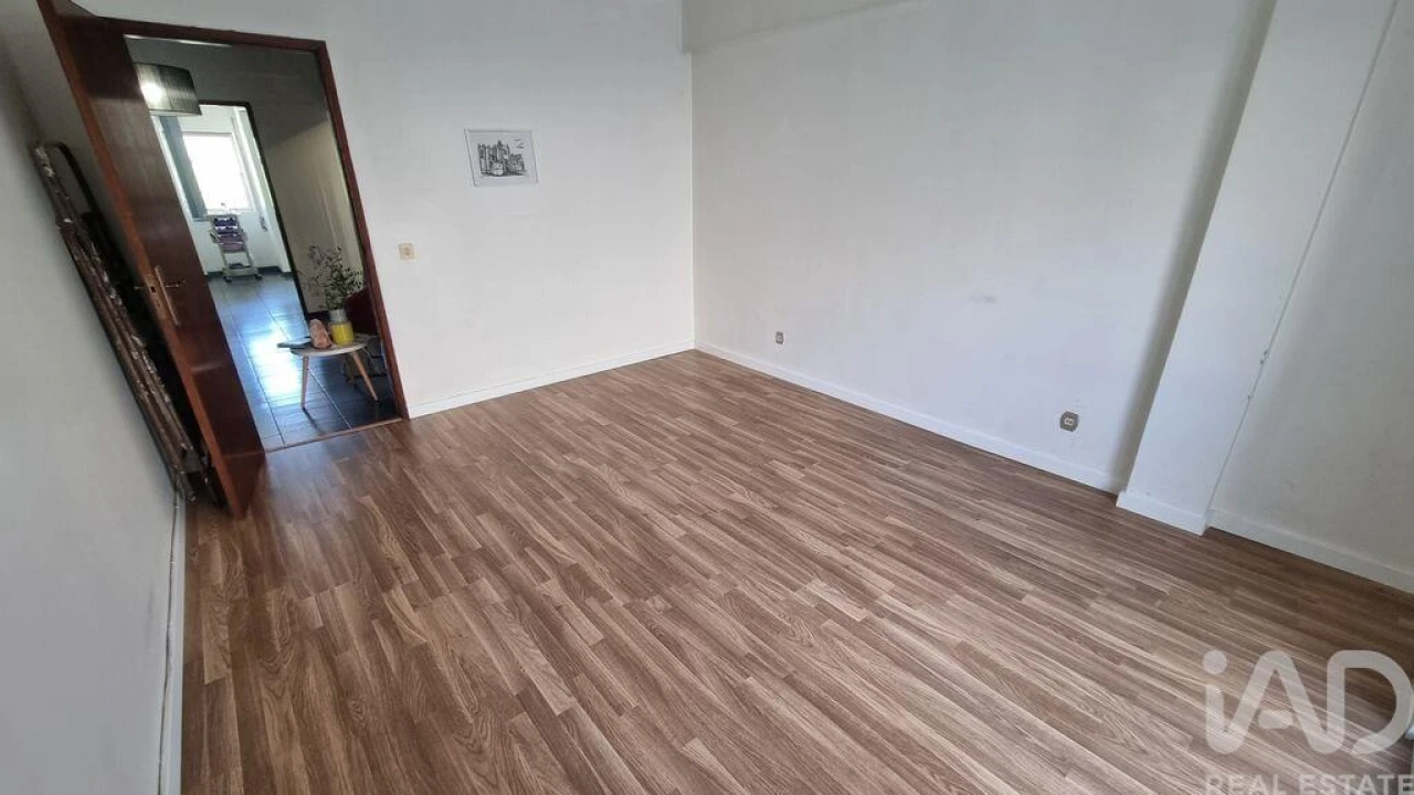 Apartamento T2 para Venda em Avelãs de Ambom e Rocamondo Foto 9