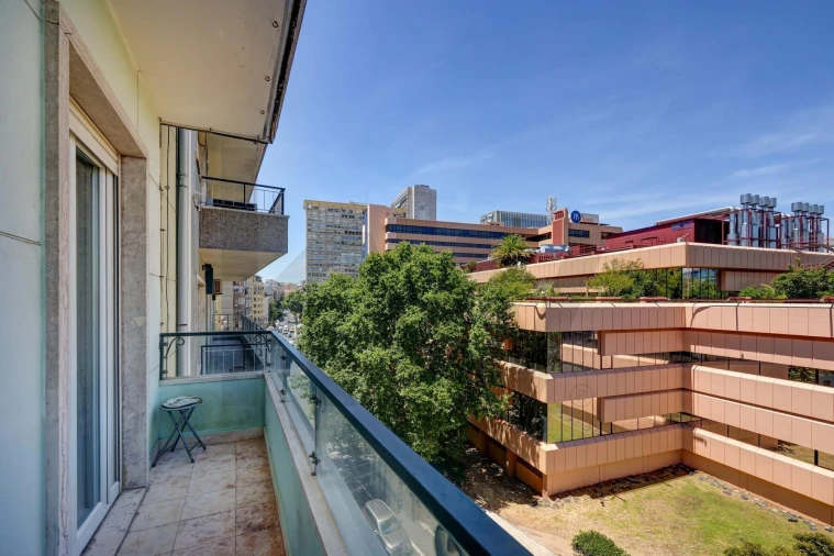 Apartamento T3 para Venda em Arroios Foto 3