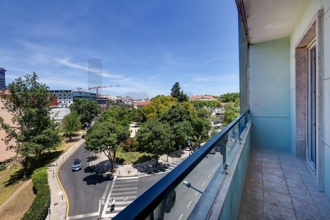 Apartamento T3 para Venda em Arroios Foto 2