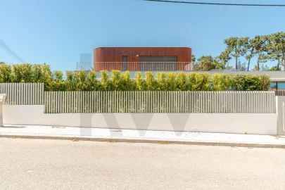 Moradia T5 para Venda em Corroios