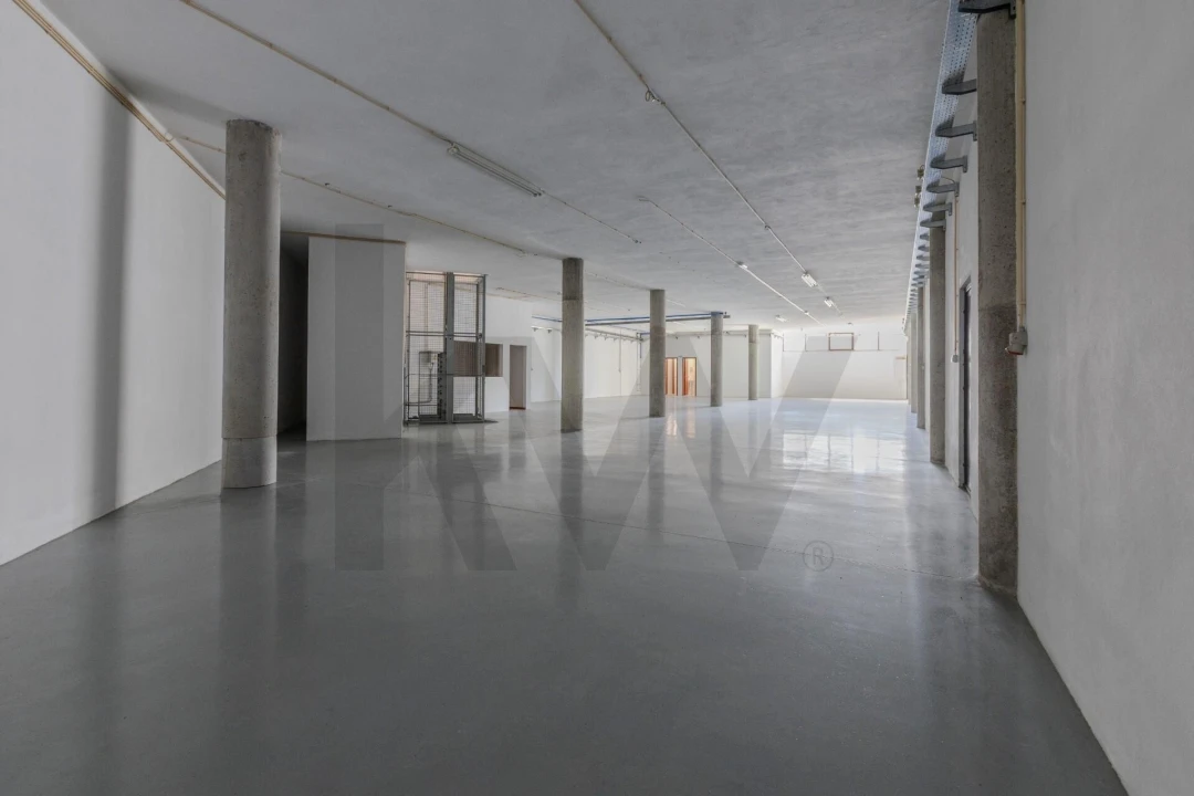 Armazém para Arrendamento em Santo Tirso, Couto (Santa Cristina e São Miguel) e Burgães Foto 10